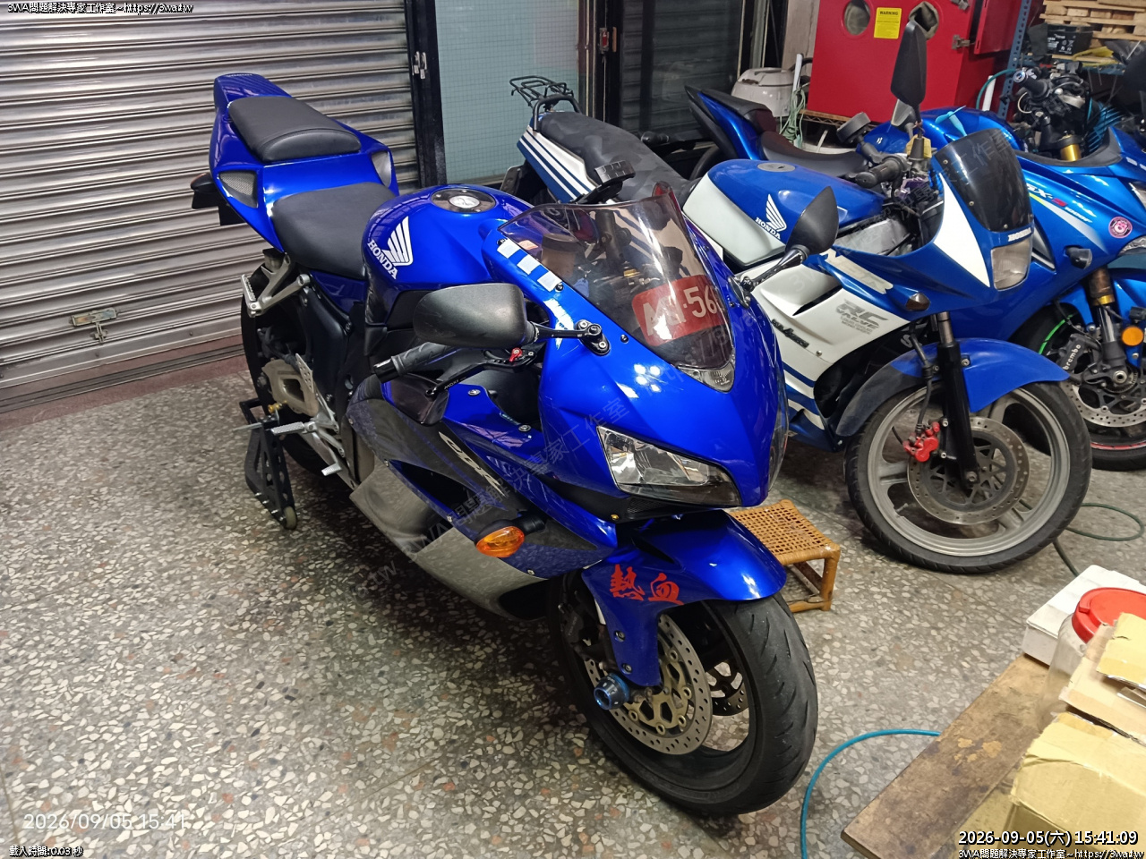 CBR1000RR 換前、後煞車、離合器油 CBR1000RR 換前、後煞車、離合器油
