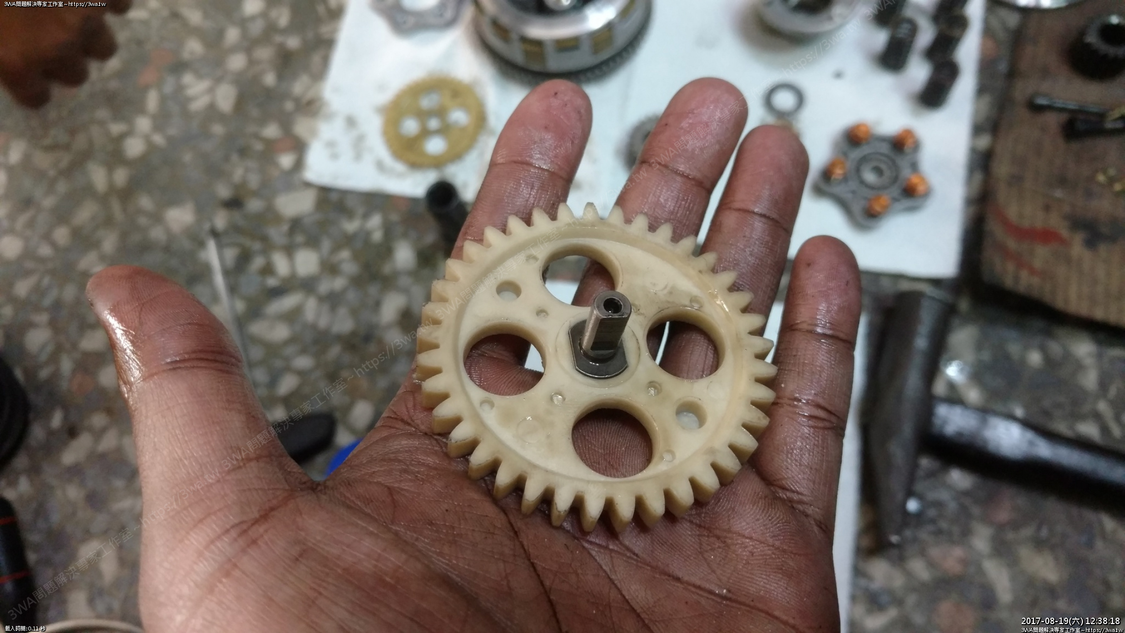 //www.3wa.tw/photo/small.php?w_size=1280&compassion=95&file_name=users/shadow/1503157335_15.jpg&rotate=90